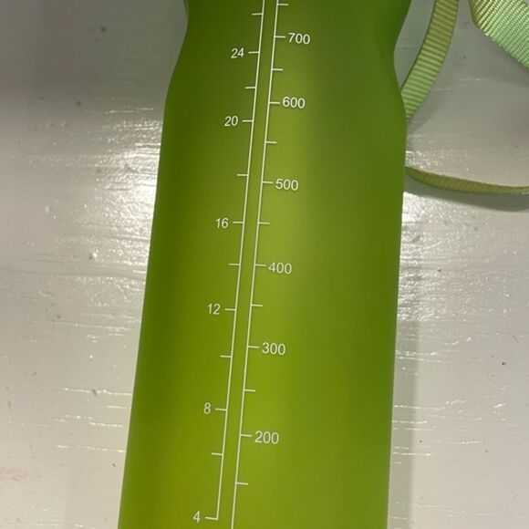 NWT Partner Sports Pro Cycler 15k 5k 1k 34 ounce green sports bottle in box - Picture 9 of 9